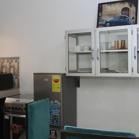 " Le Nid Douillet ", Un Fabuleux Studio, Calme, Cosy Et Bien Climatise Au Centre De Saly Exteriör bild